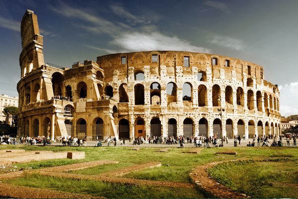 Đài vòng Colosseum, Ý