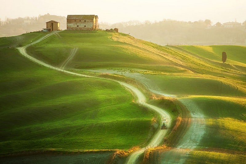 Khám phá vẻ đẹp như tranh của vùng quê Tuscany, Ý