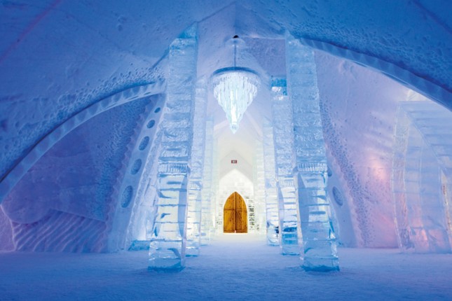 Lâu đài tuyết khổng lồ siêu lung linh cứ xây lại biến mất suốt 20 năm ở Phần Lan