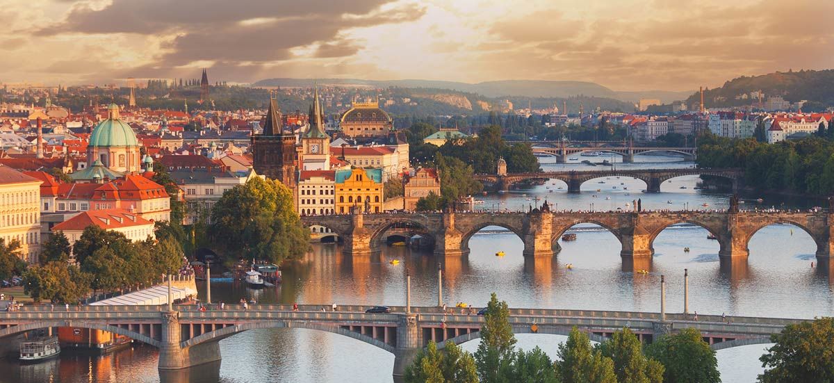 Lãng mạn cầu Tình Prague